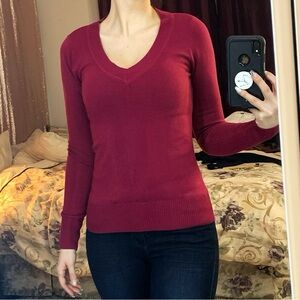 GARAGE BURGUNDY V-NECK KNIT SWEATER